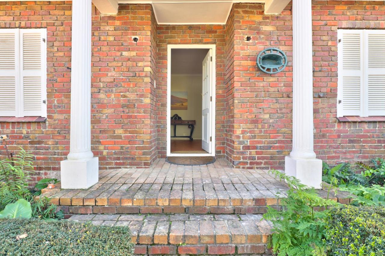 E Stamford Road Apartment
